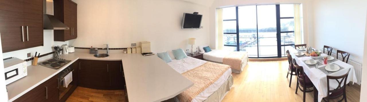 Carlingford Marina Apartments מראה חיצוני תמונה